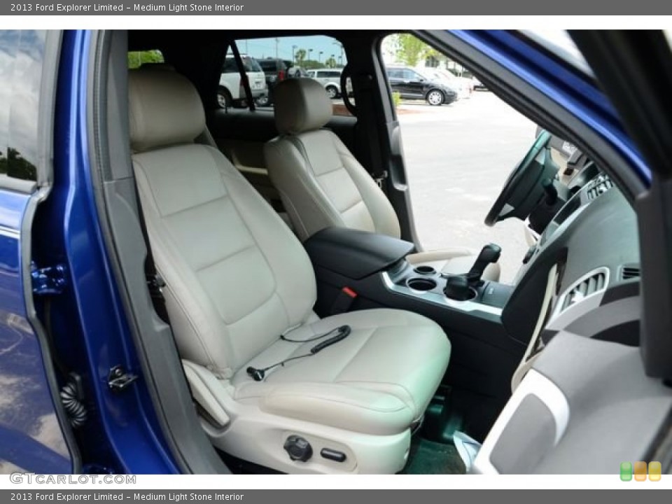 Medium Light Stone Interior Photo for the 2013 Ford Explorer Limited #81575166