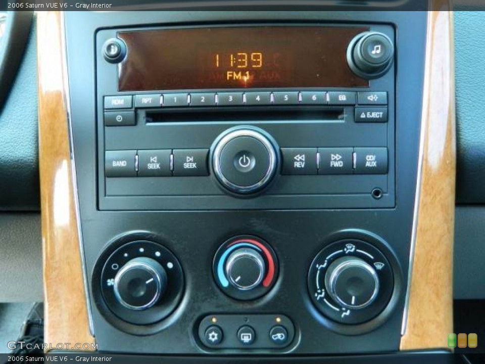 Gray Interior Controls for the 2006 Saturn VUE V6 #81599170