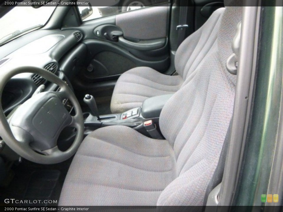 Graphite Interior Photo for the 2000 Pontiac Sunfire SE Sedan #81599544