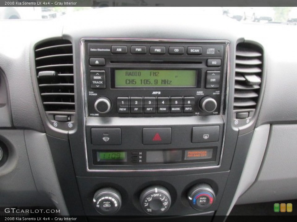 Gray Interior Controls for the 2008 Kia Sorento LX 4x4 #81609450