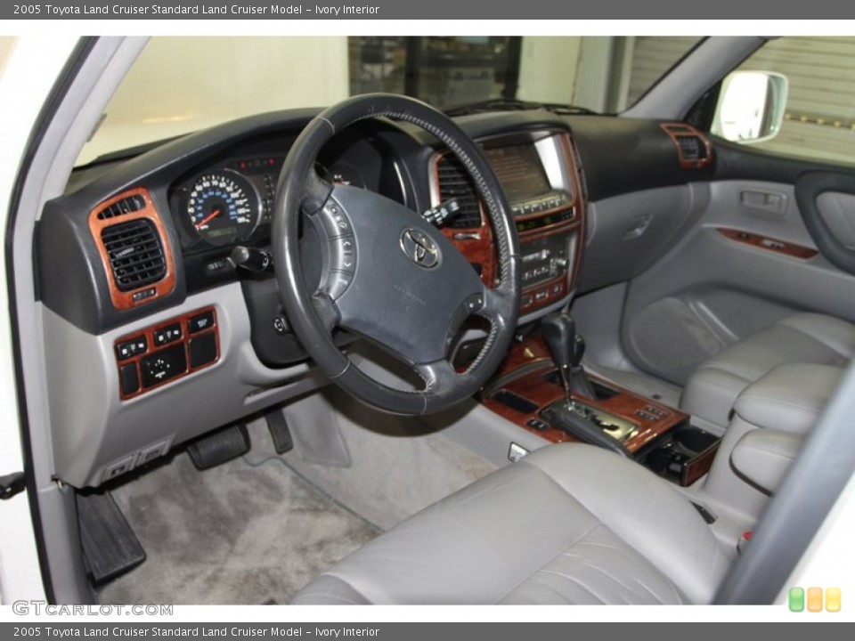 Ivory Interior Photo for the 2005 Toyota Land Cruiser  #81626066