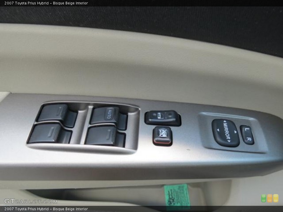 Bisque Beige Interior Controls for the 2007 Toyota Prius Hybrid #81628083