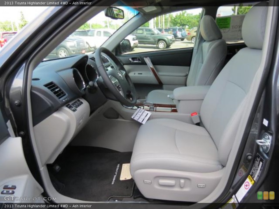 Ash Interior Photo for the 2013 Toyota Highlander Limited 4WD #81645045