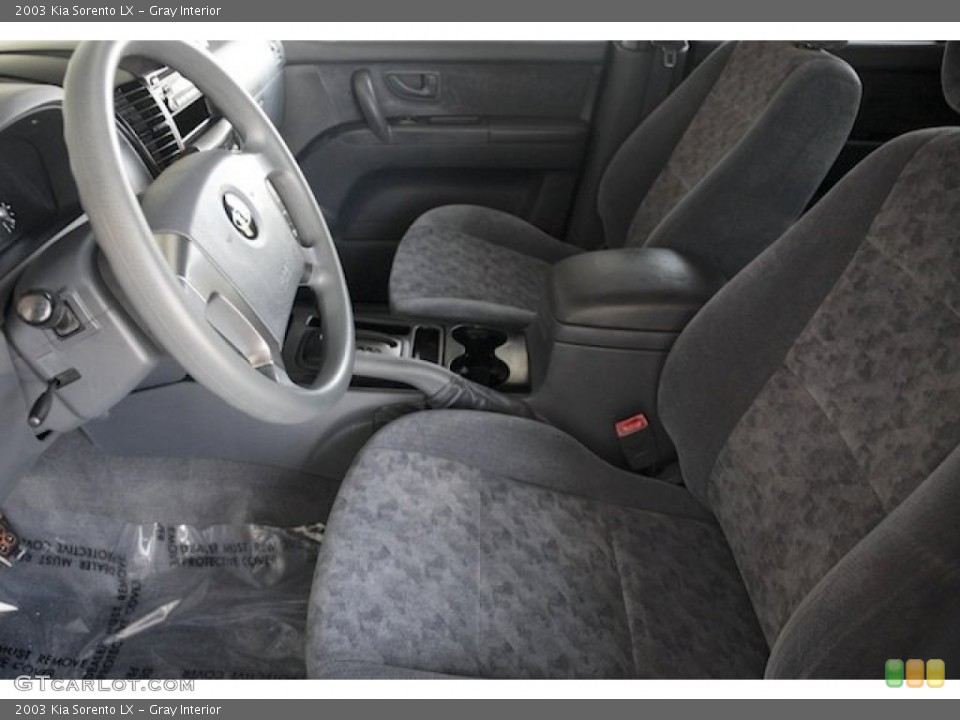 Gray Interior Photo for the 2003 Kia Sorento LX #81667342