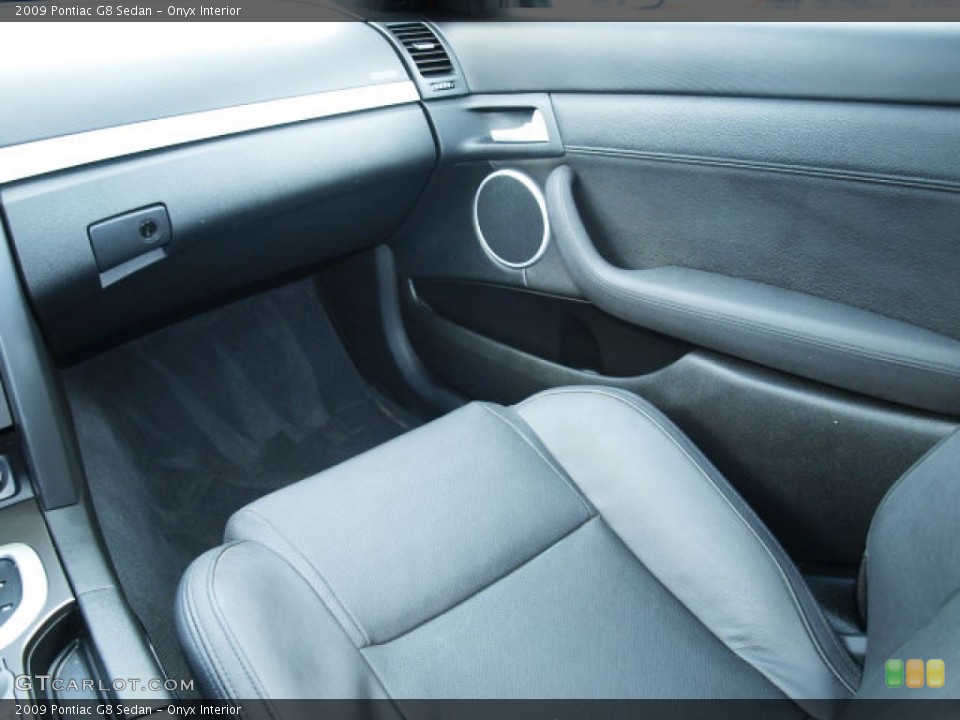 Onyx Interior Front Seat for the 2009 Pontiac G8 Sedan #81667683