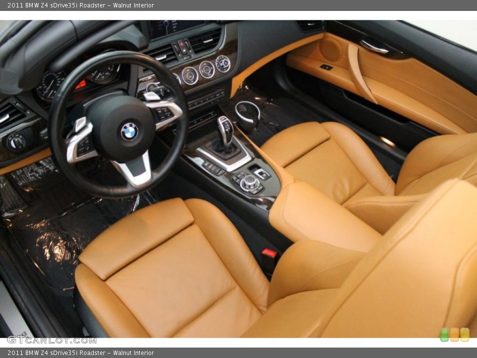 Walnut 2011 BMW Z4 Interiors