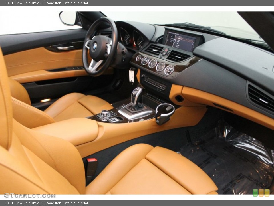 Walnut Interior Dashboard for the 2011 BMW Z4 sDrive35i Roadster #81673758