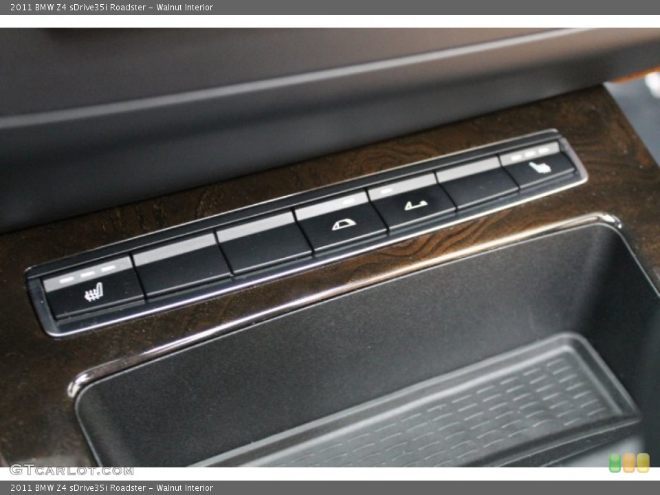 Walnut Interior Controls for the 2011 BMW Z4 sDrive35i Roadster #81673917