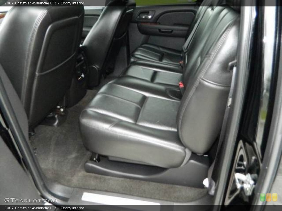 Ebony Interior Rear Seat for the 2007 Chevrolet Avalanche LTZ #81680593