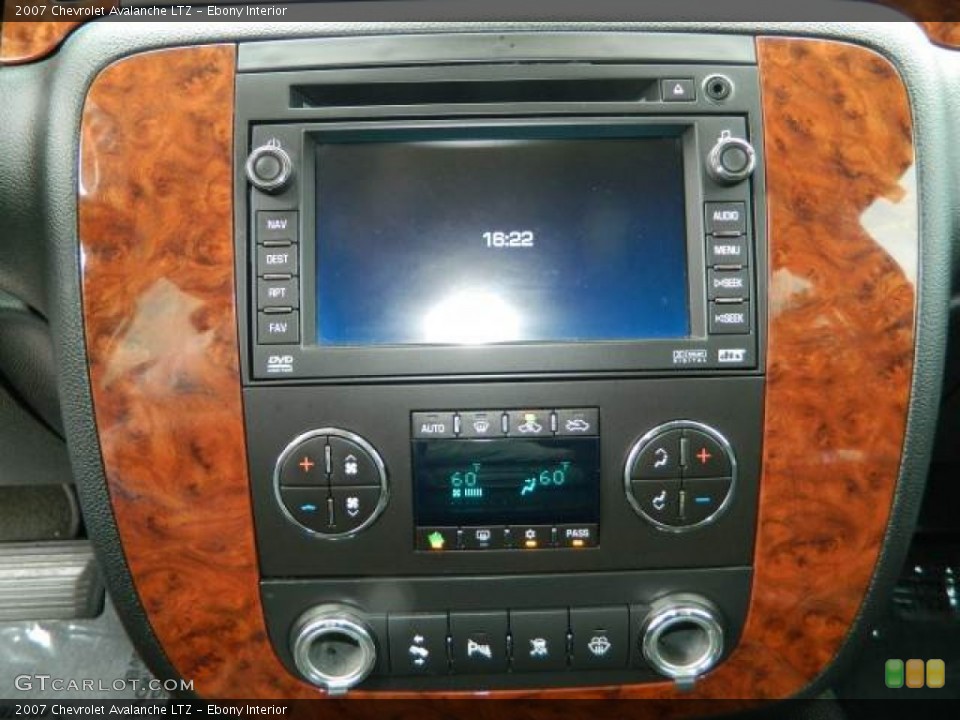 Ebony Interior Controls for the 2007 Chevrolet Avalanche LTZ #81680623