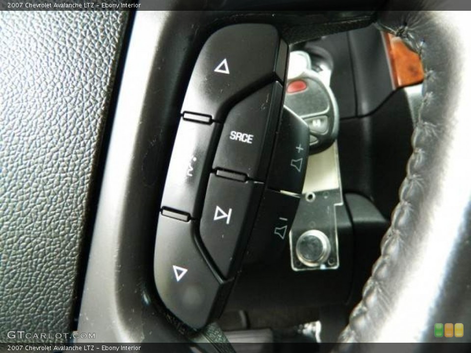 Ebony Interior Controls for the 2007 Chevrolet Avalanche LTZ #81680673