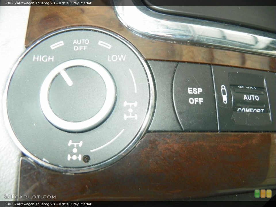 Kristal Gray Interior Controls for the 2004 Volkswagen Touareg V8 #81688874