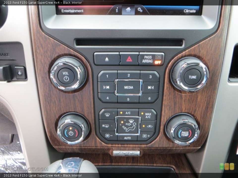 Black Interior Controls for the 2013 Ford F150 Lariat SuperCrew 4x4 #81725431