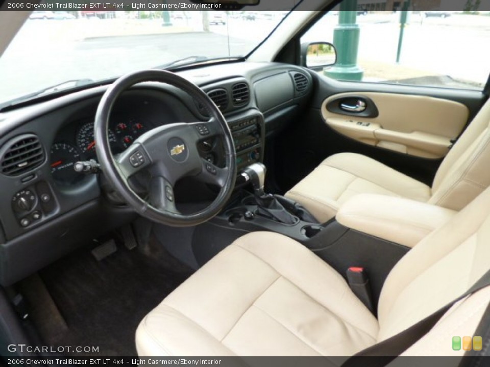 Light Cashmere/Ebony 2006 Chevrolet TrailBlazer Interiors