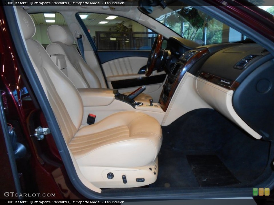Tan Interior Photo for the 2006 Maserati Quattroporte  #81759122
