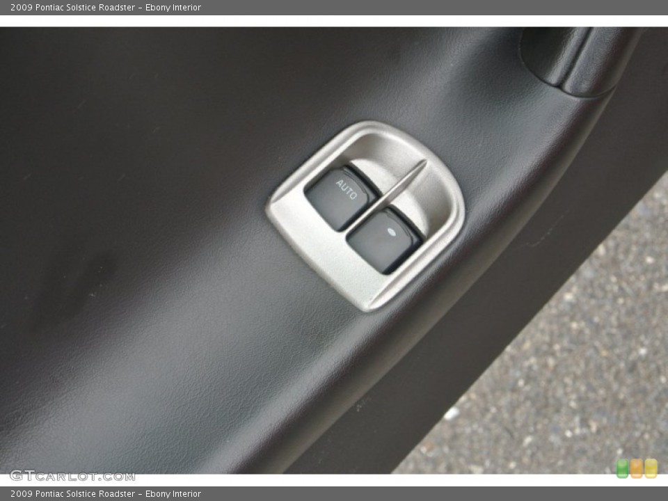 Ebony Interior Controls for the 2009 Pontiac Solstice Roadster #81783838