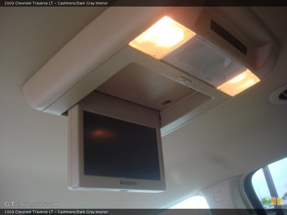 Cashmere/Dark Gray Interior Entertainment System for the 2009 Chevrolet Traverse LT #81816018