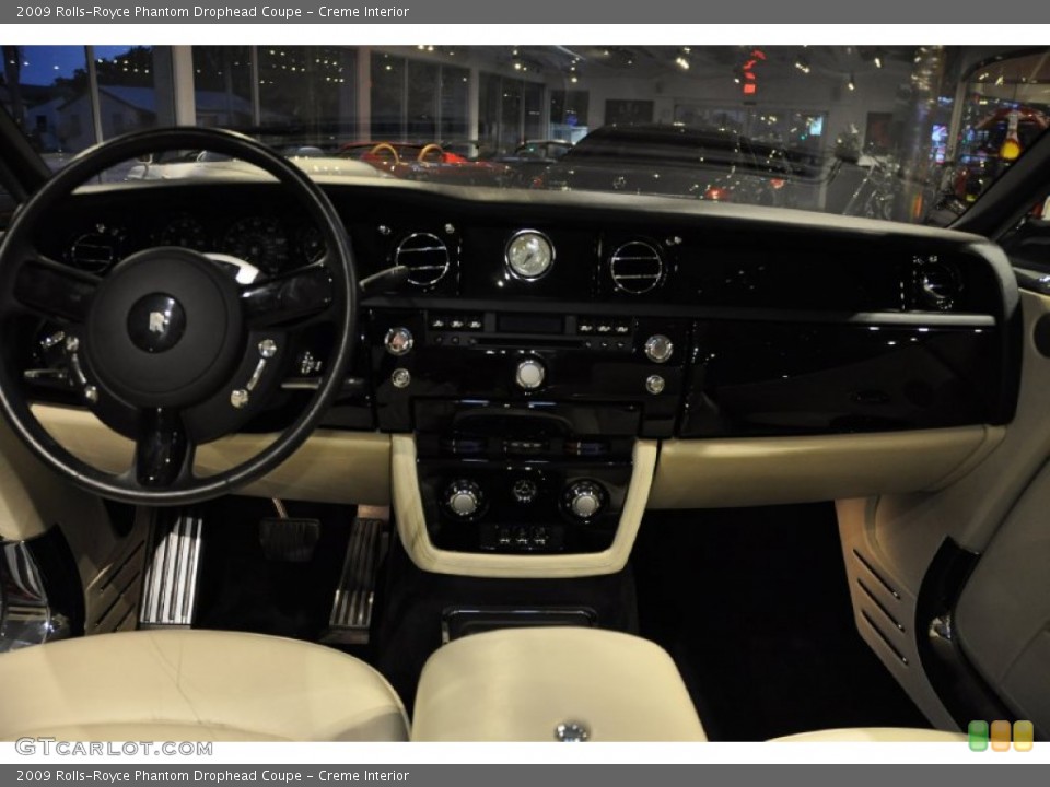 Creme Interior Dashboard for the 2009 Rolls-Royce Phantom Drophead Coupe #81837930