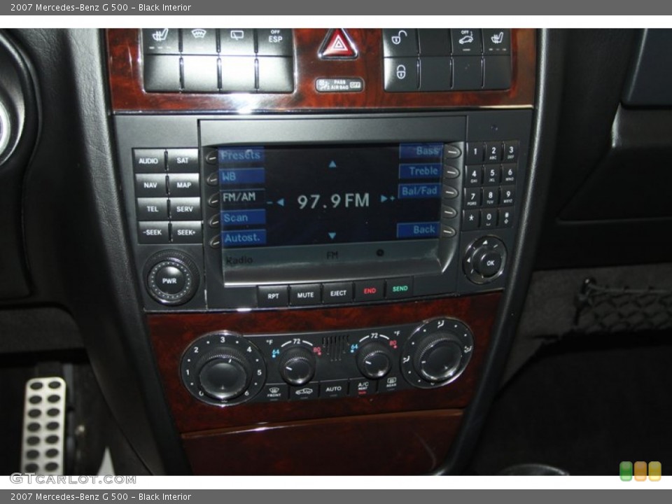 Black Interior Controls for the 2007 Mercedes-Benz G 500 #81978835