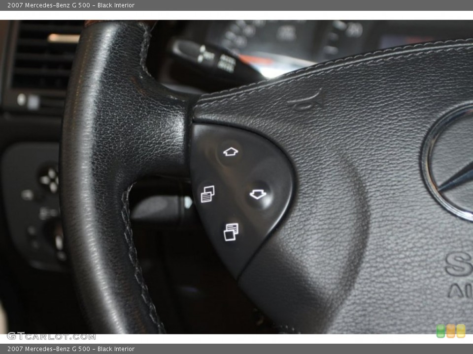 Black Interior Controls for the 2007 Mercedes-Benz G 500 #81978904