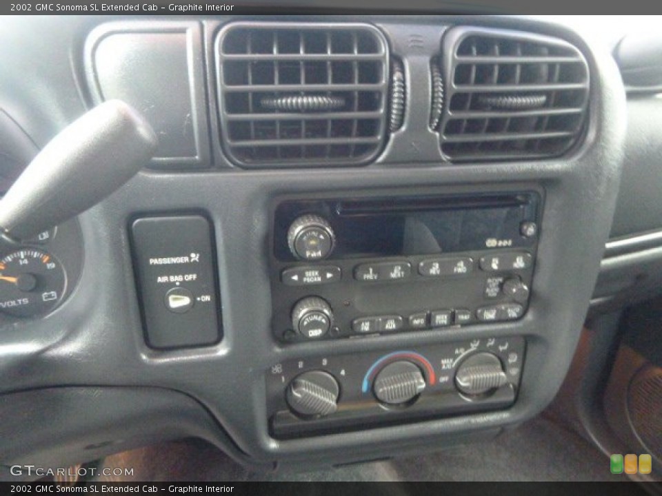 Graphite Interior Controls for the 2002 GMC Sonoma SL Extended Cab #81985687