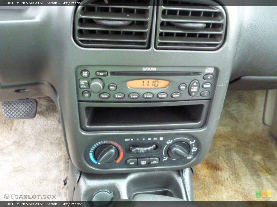 Gray Interior Controls for the 2001 Saturn S Series SL1 Sedan #82010648