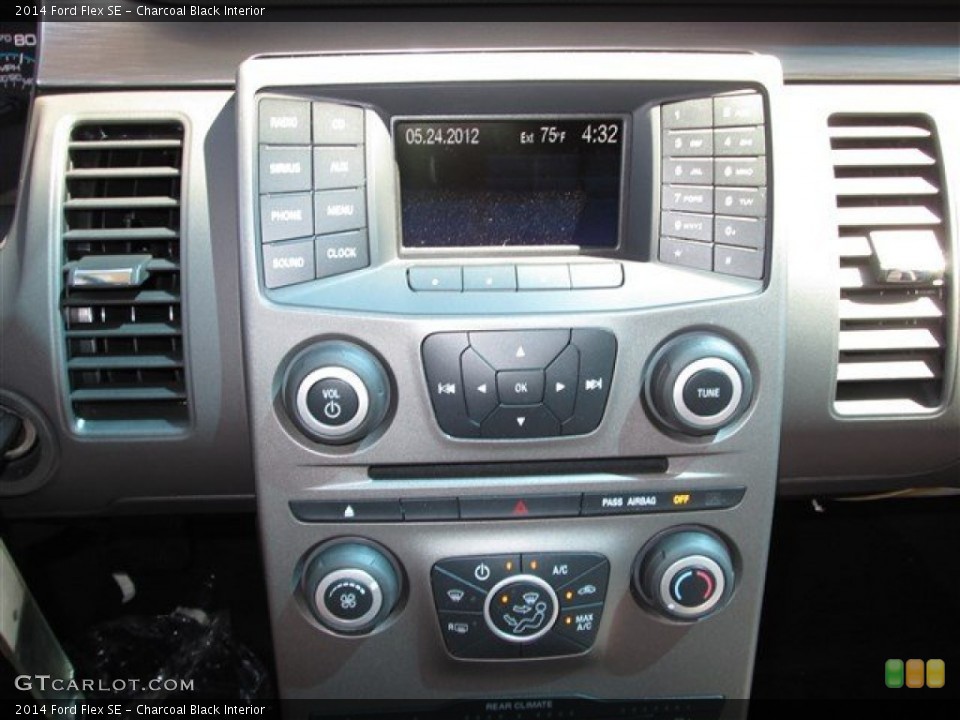Charcoal Black Interior Controls for the 2014 Ford Flex SE #82011420