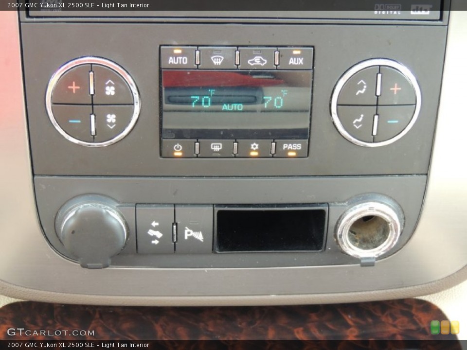 Light Tan Interior Controls for the 2007 GMC Yukon XL 2500 SLE #82029797