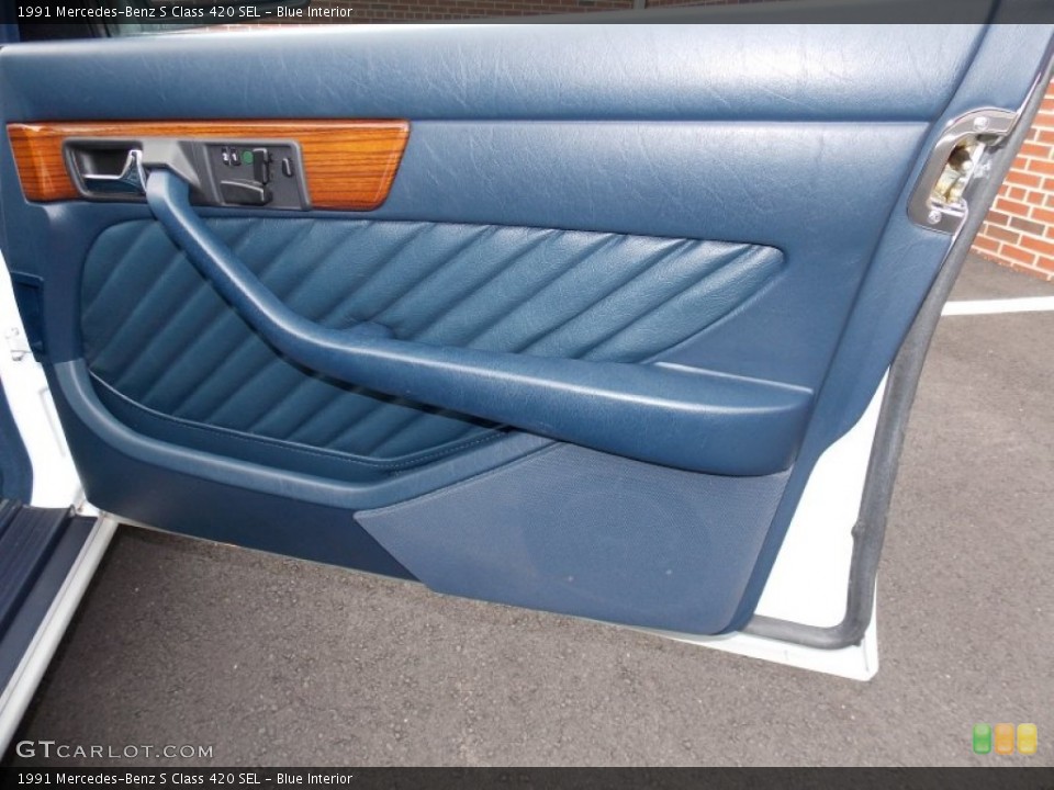 Blue Interior Door Panel for the 1991 Mercedes-Benz S Class 420 SEL #82046619