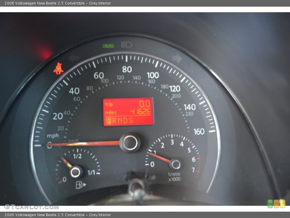 Grey Interior Gauges for the 2006 Volkswagen New Beetle 2.5 Convertible #82104718