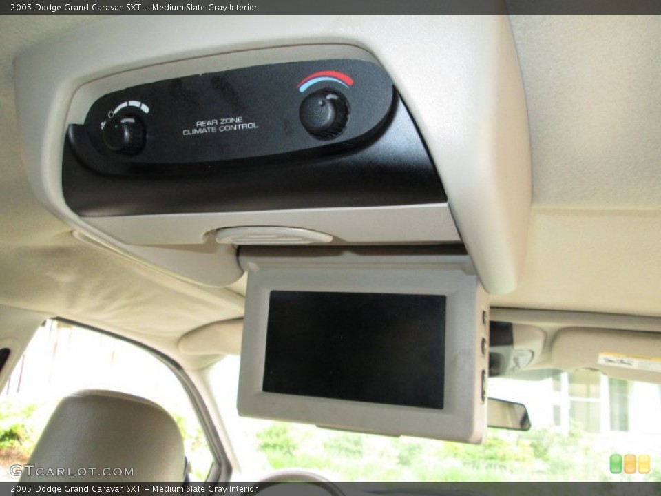 Medium Slate Gray Interior Entertainment System for the 2005 Dodge Grand Caravan SXT #82105491
