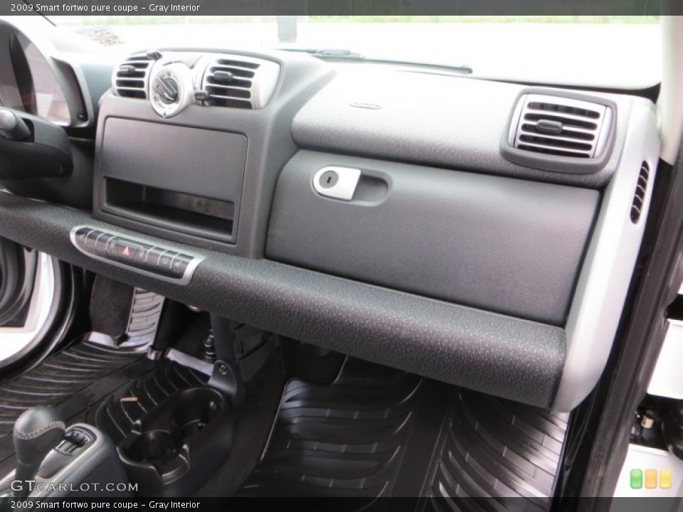 Gray Interior Dashboard for the 2009 Smart fortwo pure coupe #82108874