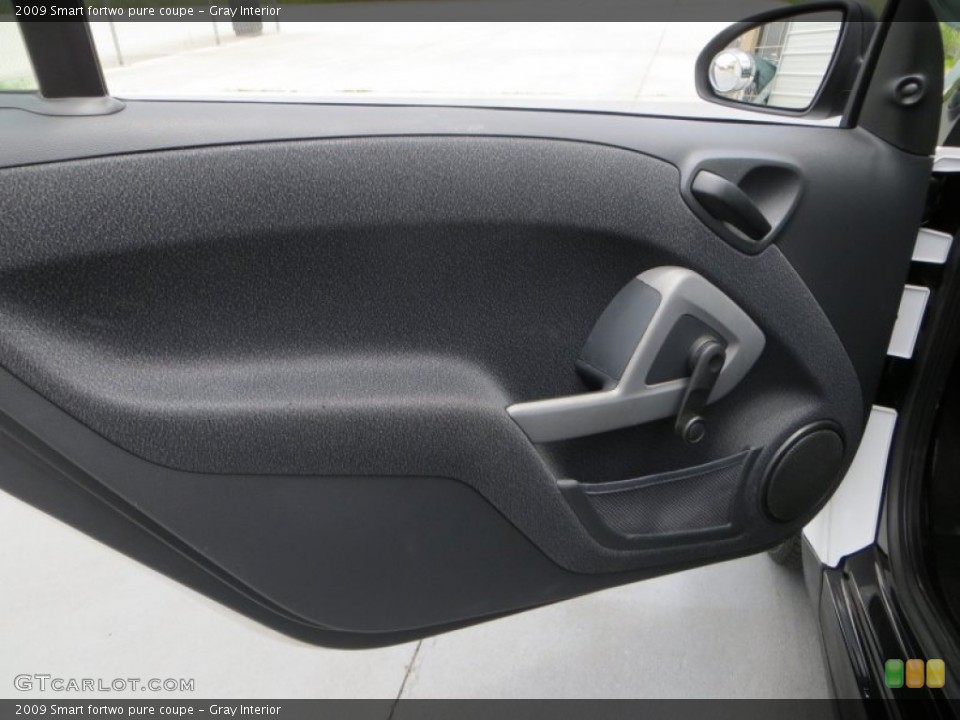 Gray Interior Door Panel for the 2009 Smart fortwo pure coupe #82108967