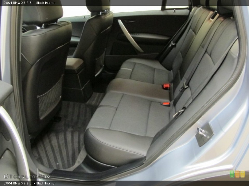 Black Interior Rear Seat for the 2004 BMW X3 2.5i #82130954