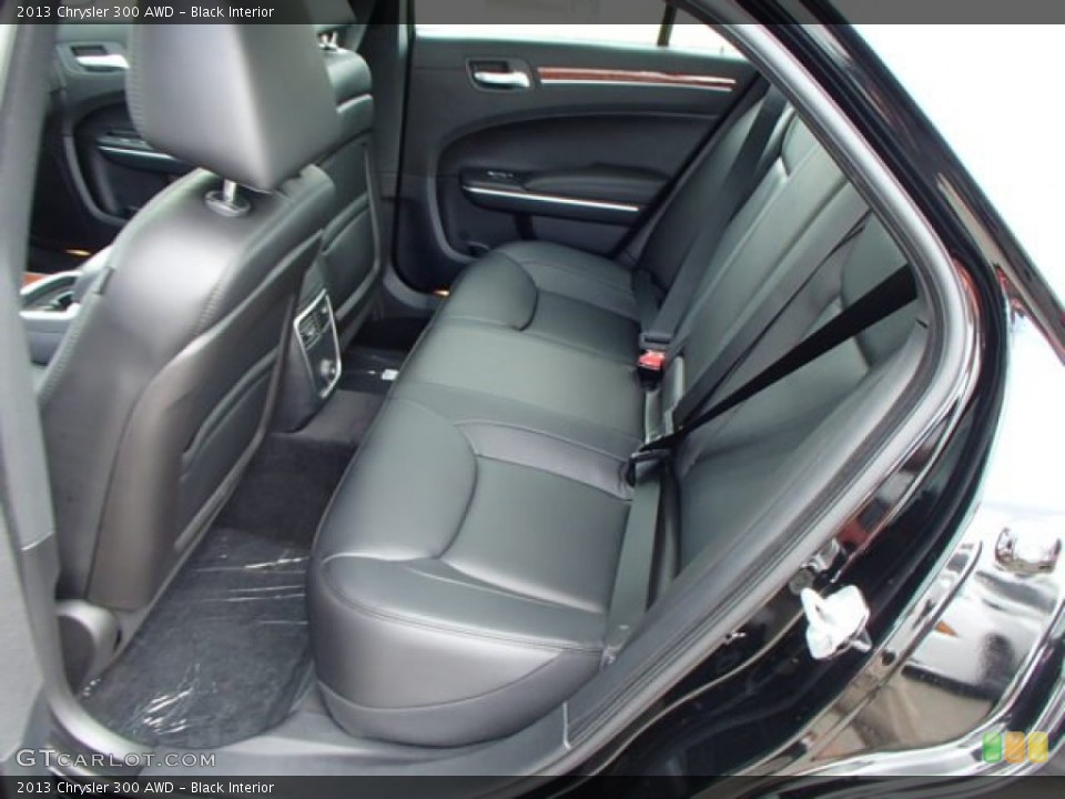 Black Interior Rear Seat for the 2013 Chrysler 300 AWD #82132604