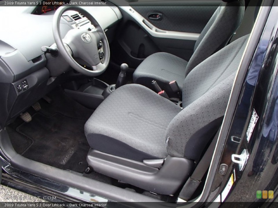 Dark Charcoal Interior Photo for the 2009 Toyota Yaris S 3 Door Liftback #82139689