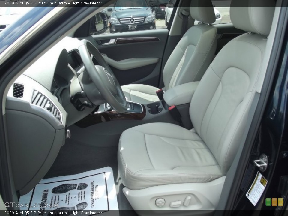 Light Gray Interior Front Seat for the 2009 Audi Q5 3.2 Premium quattro #82144792