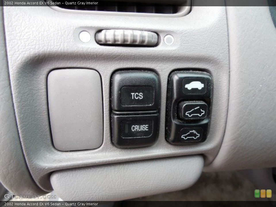 Quartz Gray Interior Controls for the 2002 Honda Accord EX V6 Sedan #82146679