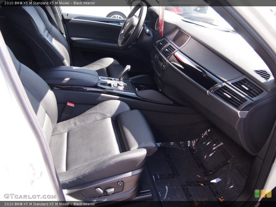 Black Interior Photo for the 2010 BMW X5 M  #82174426