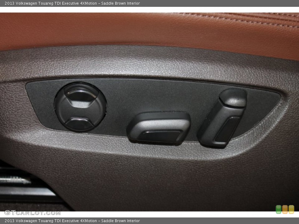 Saddle Brown Interior Controls for the 2013 Volkswagen Touareg TDI Executive 4XMotion #82219278