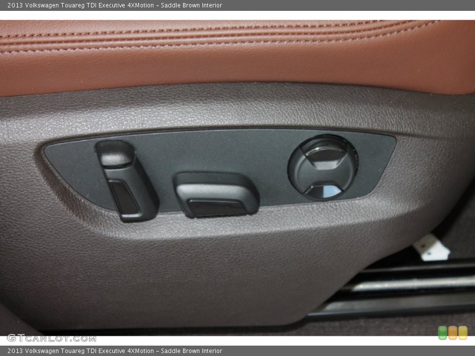 Saddle Brown Interior Controls for the 2013 Volkswagen Touareg TDI Executive 4XMotion #82219965