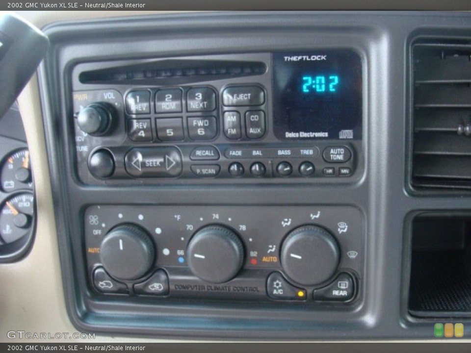 Neutral/Shale Interior Controls for the 2002 GMC Yukon XL SLE #82246593