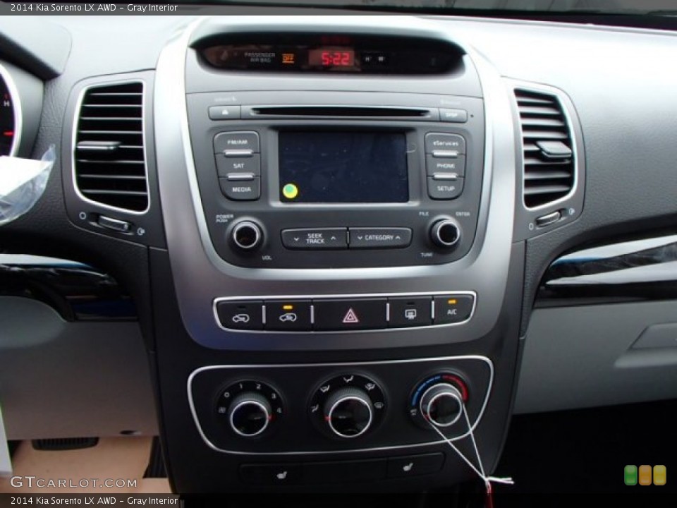 Gray Interior Controls for the 2014 Kia Sorento LX AWD #82253055