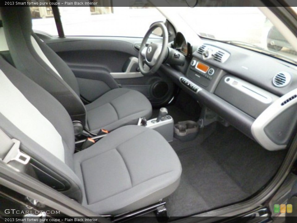 Plain Black Interior Photo for the 2013 Smart fortwo pure coupe #82290349
