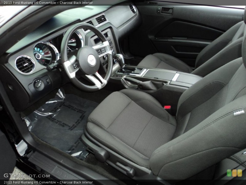 Charcoal Black Interior Photo for the 2013 Ford Mustang V6 Convertible #82306199
