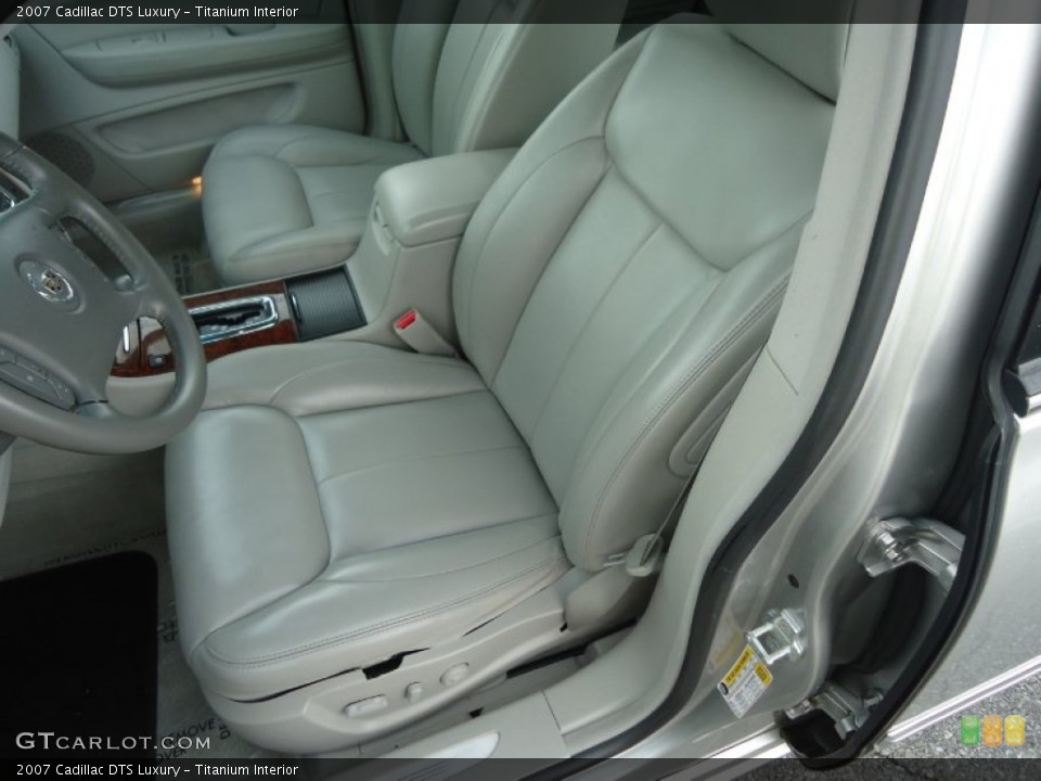Titanium Interior Front Seat for the 2007 Cadillac DTS Luxury #82306604