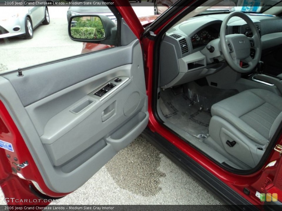 Medium Slate Gray Interior Photo for the 2006 Jeep Grand Cherokee Laredo #82308728