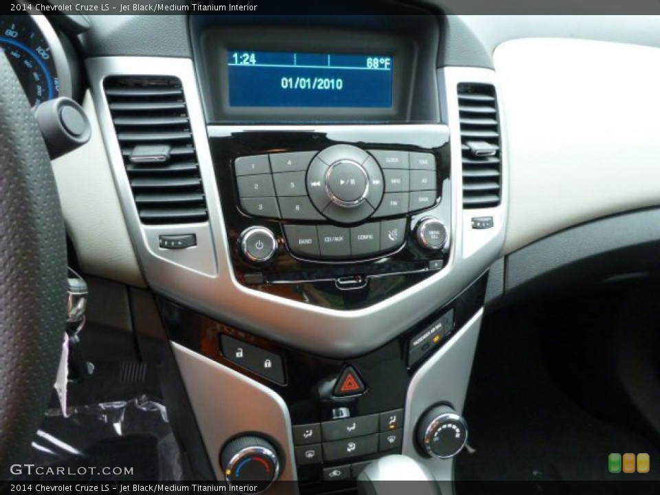 Jet Black/Medium Titanium Interior Controls for the 2014 Chevrolet Cruze LS #82316396