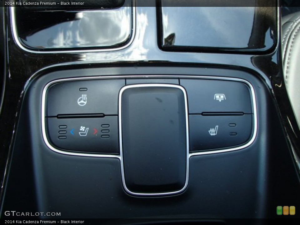 Black Interior Controls for the 2014 Kia Cadenza Premium #82370533