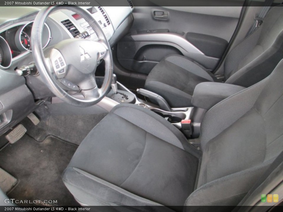 Black Interior Photo for the 2007 Mitsubishi Outlander LS 4WD #82374686